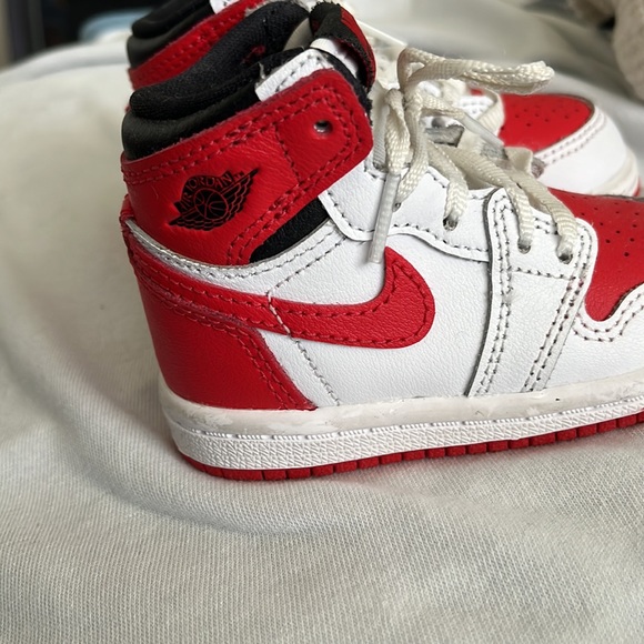 Sneakers - Picture 2 of 3